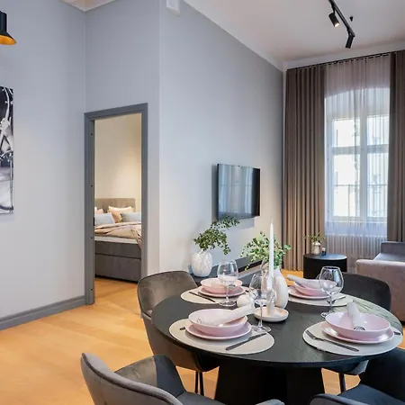 Belhome Lutsu In Old Town *