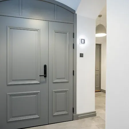 Belhome Lutsu In Old Town Apartamento