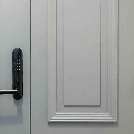 Belhome Lutsu In Old Town