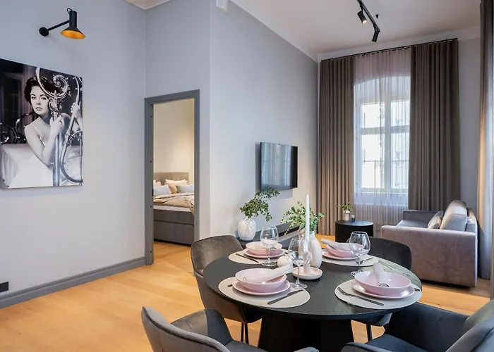 Belhome Lutsu In Old Town *