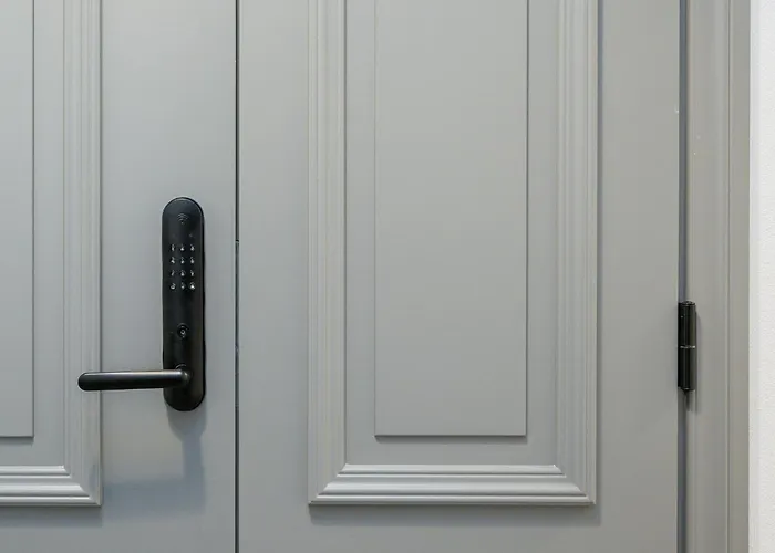 Belhome Lutsu In Old Town